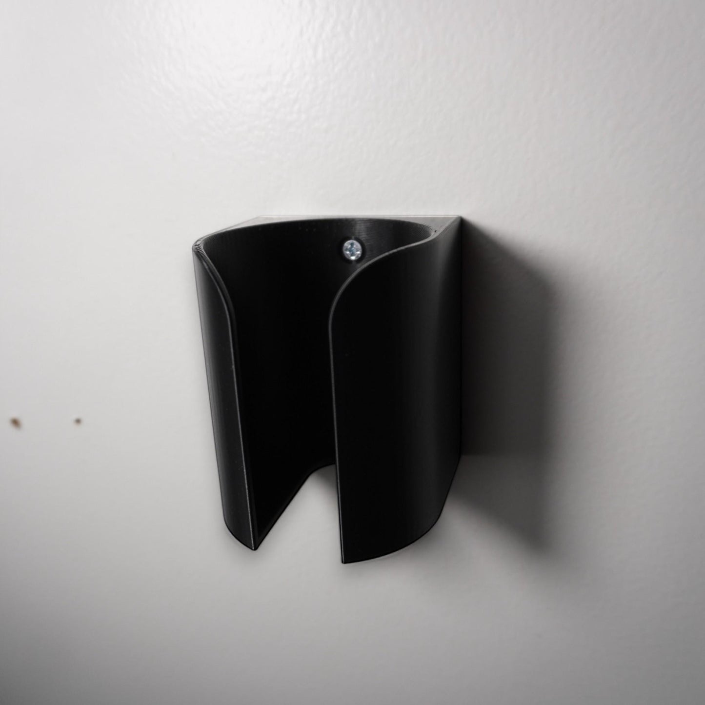 3D-printed glue bottle holder, made from PETG plastic. Designed to securely hold your glue bottle upside-down for smooth flow or upright for stability, it’s perfect for woodworkers (etsy image id: 6529490198)