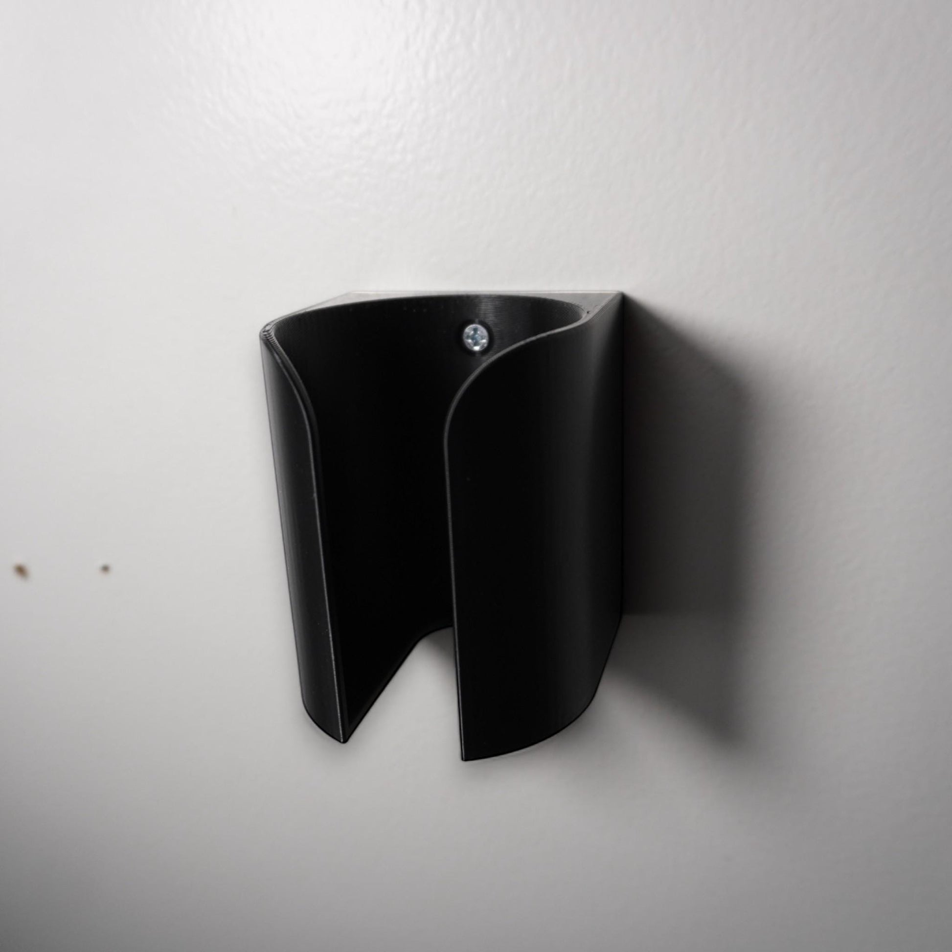 3D-printed glue bottle holder, made from PETG plastic. Designed to securely hold your glue bottle upside-down for smooth flow or upright for stability, it’s perfect for woodworkers (etsy image id: 6529490198)