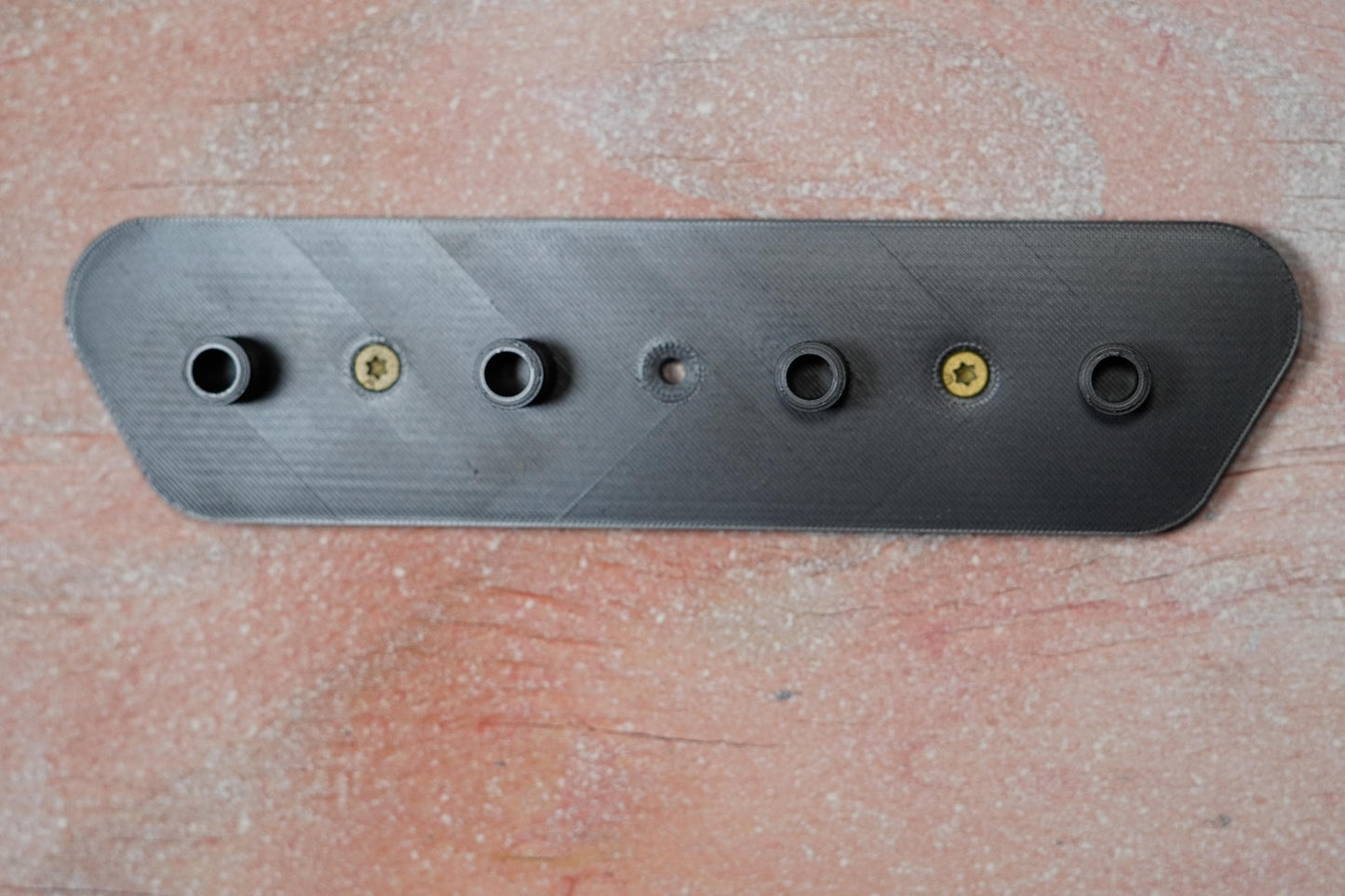 Front view of the mount with no heads attached (etsy image id: 6789781512)